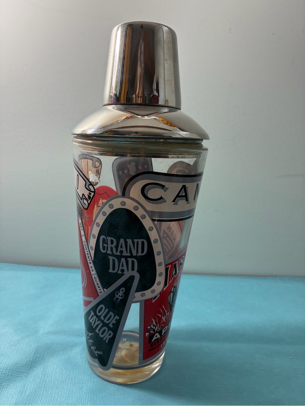 Retro Style Cocktail Shaker - Picture 2 of 7
